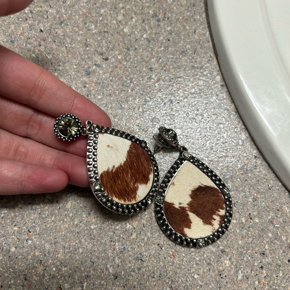 Cowhide earrings - Picture 2 of 3
